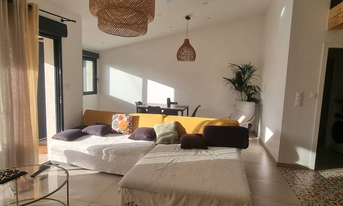 Sausset-les-Pins House | Quiet town house, close to the sea and shops.