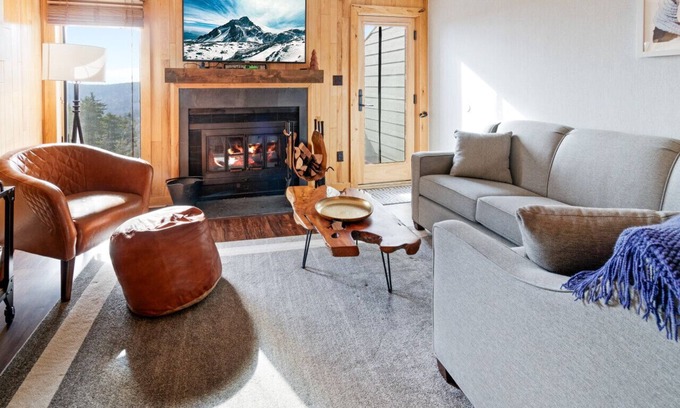 Snowshoe House | Quiet Townhome w Deck Near Slopes WiFi EZ Parking