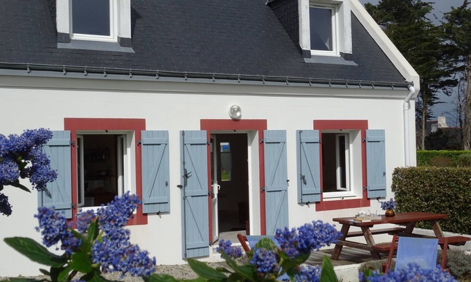 Locmaria House | Quiet, walking distance to the beach.