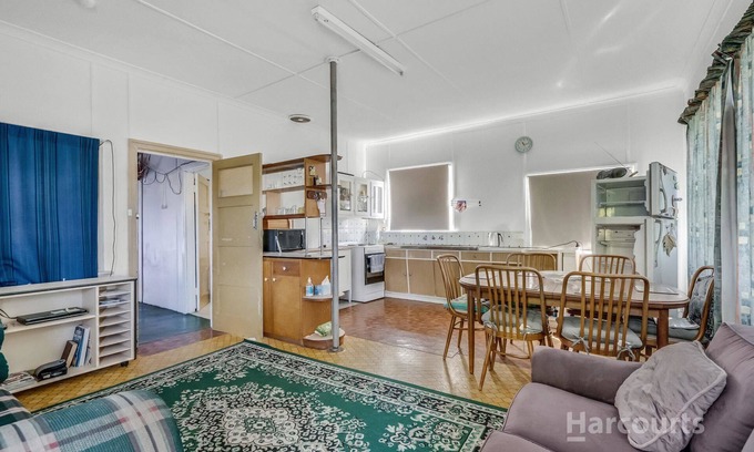 Falcon House | Quintessential Falcon Holiday Shack