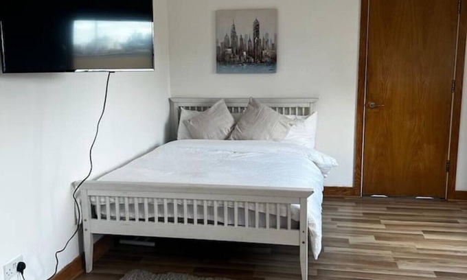 New Cross Apartment | Quirky studio flat selfcontained