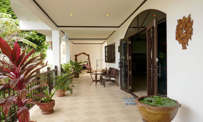 Ko Lanta Apartment | Quite Sea view Apartment in Villa Verde, exclusive with A/C.