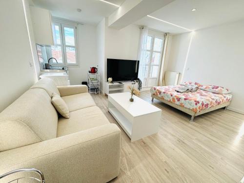 Quartier Saint-Ambroise Apartment | République rue des bluets Paris