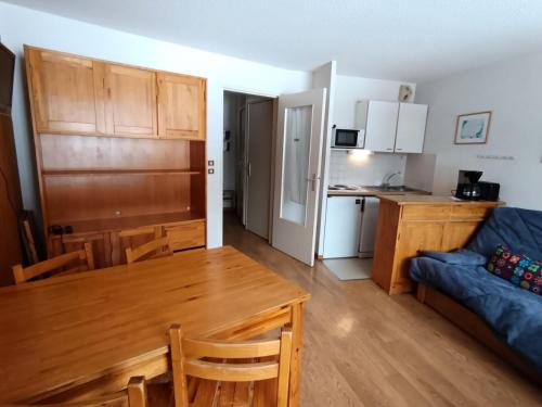 Montgenevre Apartment | Résidence Ferme D'augustin - Batiment D - Appartement 4/6 personnes - Skis aux pieds MAE-9154