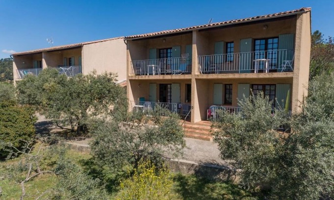 Greoux-les-Bains Apartment | Résidence Lou Cigaloun - ANA LOCATION