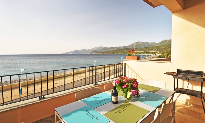 Saint-Florent Apartment | Résidence Saint-jean - Appartement Ghignu - 2ème Étage - Vue mer