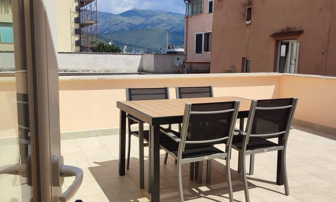 Gaeta House | r(home)o vacation home, a perfect solution for friends, couples or families