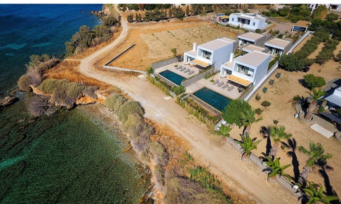 Drios Villa | R1358 8 Bed | Massi Estate | Golden Beach
