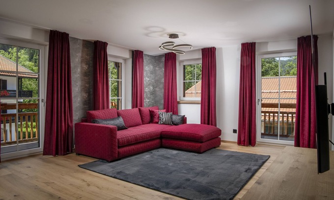 Bad Wiessee Apartment | R6 Tegernsee - Apartment TOP 10 in the 2. First floor with attic studio