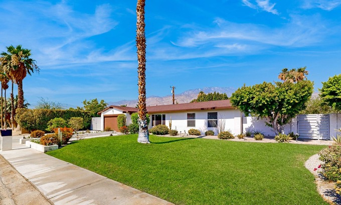 Racquet Club South House | Racquet Club East Gem with 2 primary suites, heated pool & spa