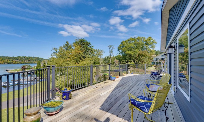 Ingles House | Radford Home w/Wraparound Deck!