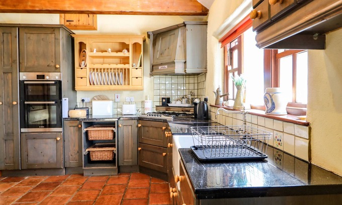 Annagry Cottage | RADHARC NA NOILEÁN, pet friendly in Kincasslagh, County Donegal