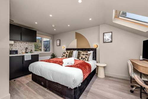 Peckham Apartment | Radiant Studio Nook with Full Kitchen