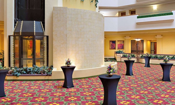 Cedar Rapids Hotel | Radisson Hotel Cedar Rapids