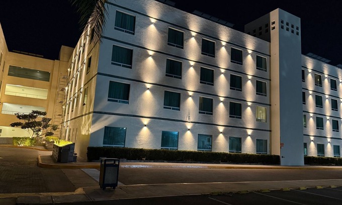 Leon Hotel | Radisson Poliforum Plaza Hotel Leon