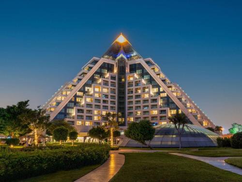 Bur Dubai Hotel | Raffles Dubai