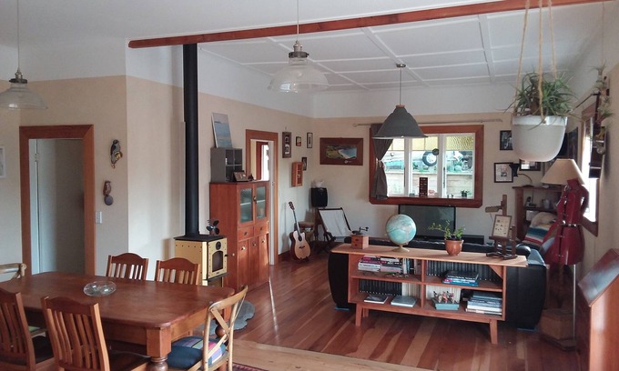 Raglan House | Raglan west at its best
