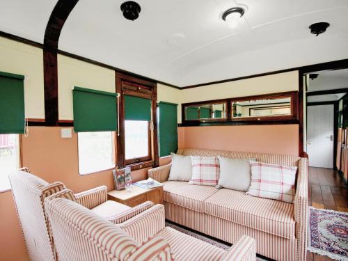 Stowmarket House | Railway Carriage Two - E5601