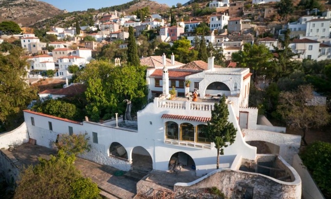 idhra House | Rallou House Hydra