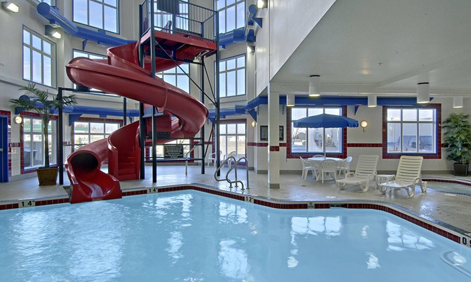 Brooks Hotel | Ramada by Wyndham Brooks