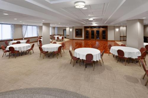 Marquette Hotel | Ramada by Wyndham Milwaukee