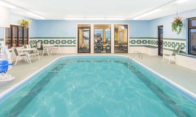 Forsyth Hotel | Ramada Limited Decatur