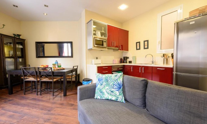 El Poble-sec Apartment | RamblasRentals Design Renovated Apartment AC Balcony10m Ramblas - Parking - Wifi