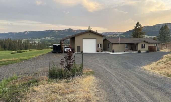Fenn House | Rangeline Retreat w/Views of valley, private setting for stay or events.