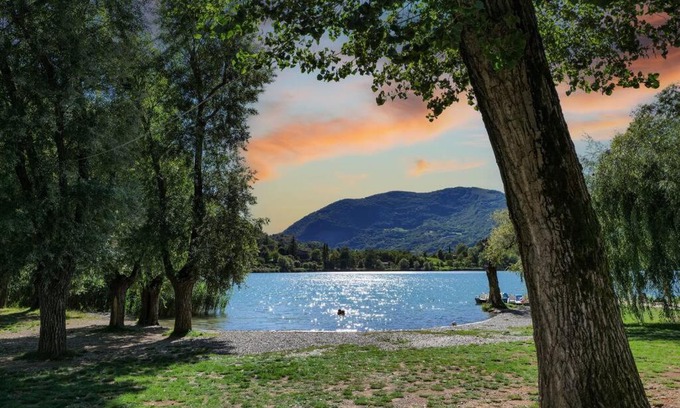 Ranzanico Apartment | Ranzanico Trilocale Vista Lago 6 posti letto Fast Wi-Fi checkin24h