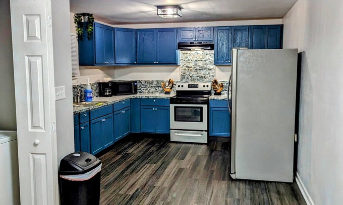 Mid City North House | Rare 3/2 Cozy Bedroom Near most Colleges & Downtown B.R
