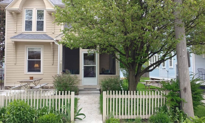 Put-in-Bay House | RARE FIND! Guest House in downtown Village of Put-in-Bay!
