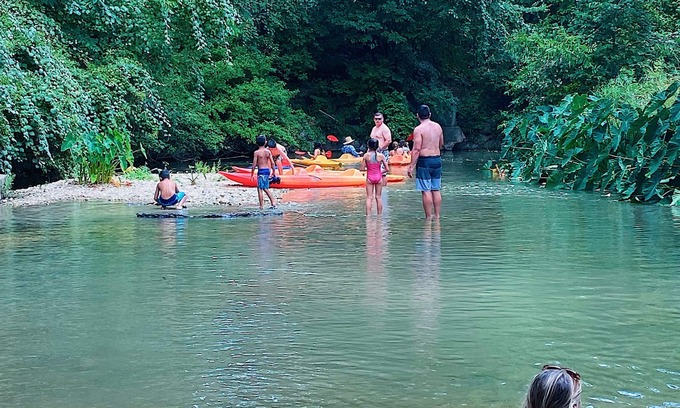 Sutherland Springs House | Rare Find! New waterfront Cabin with kayaking, hiking, pools & hot tub! SG25