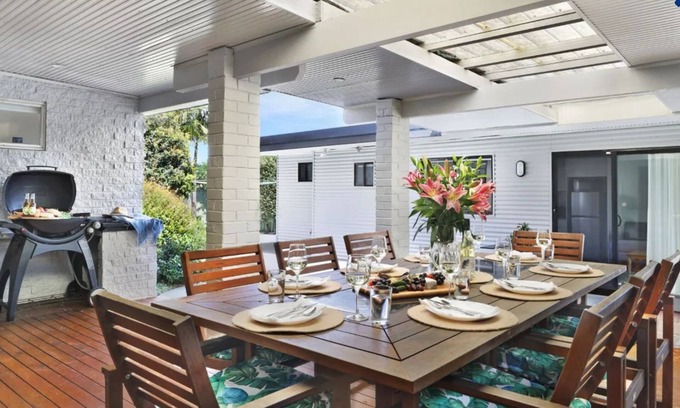 Callala Bay House | Ravello – Stay 3, Pay 2!