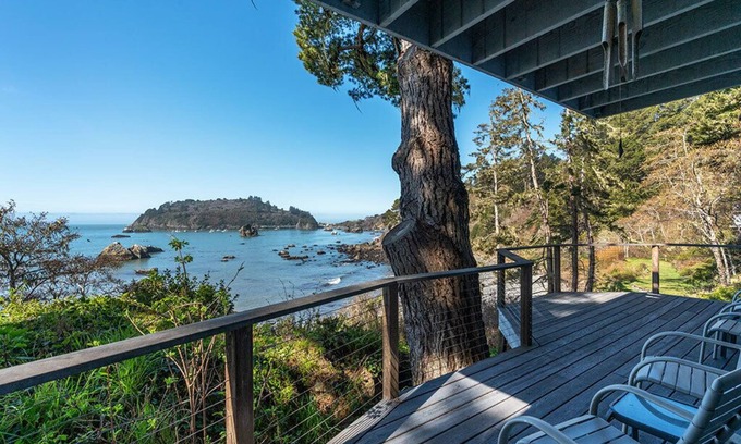 Trinidad House | Raven House - Hot Tub, Romantic Ocean Views!