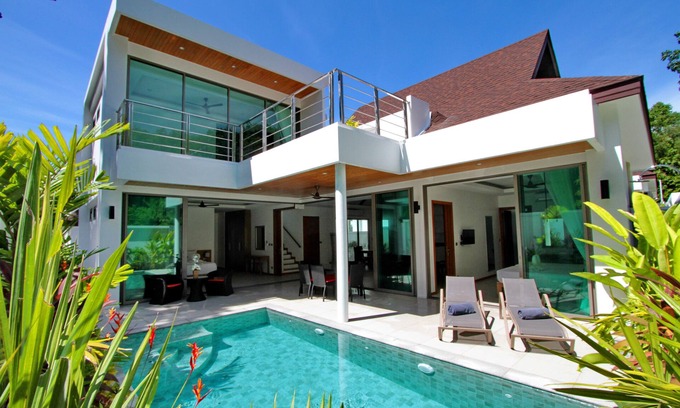 Rawai Villa | Rawai Ya Nui Beach Villa. Located 400 meters from the beach