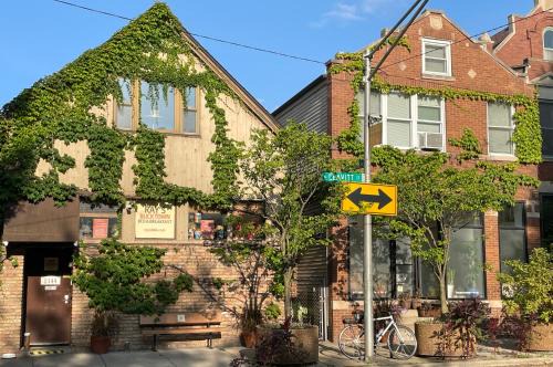 Bucktown Bed & Breakfast | Ray's Bucktown Bed and Breakfast