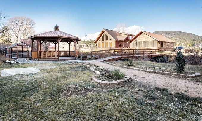 South Fork Cabin | RCCII Beautiful River Front 4Bdrm+loft/2 Bath, hot tub, Gameroom