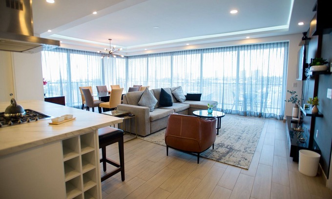 Zapopan Condo | Real View Towers, Real Center, Spectacular 3BR 2nd floor, Zona Real Near Andares