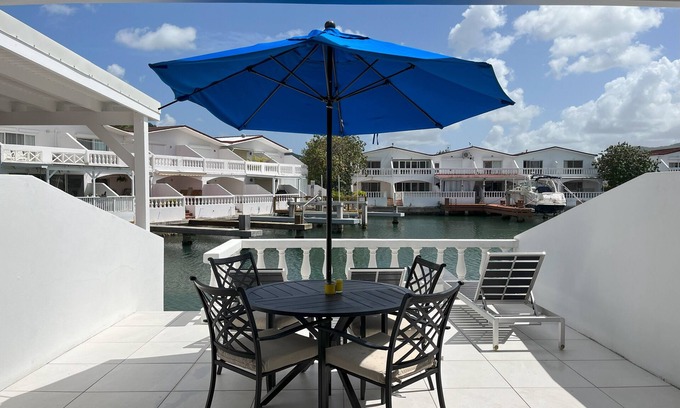 Jolly Harbour Villa | Recently renovated villa close to the beach