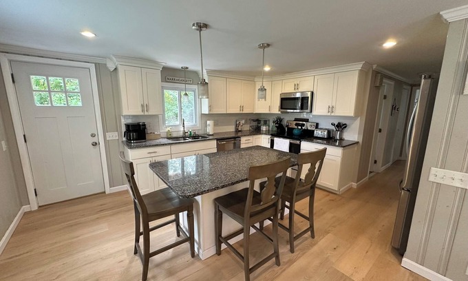 Bonnet Shores House | Recently renovated home in Bonnet Shores