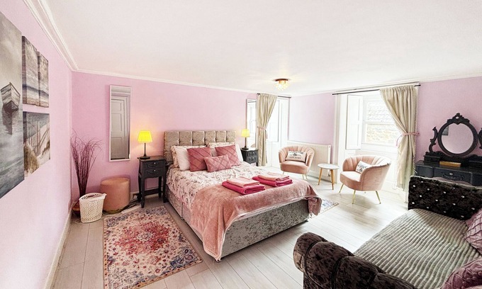 Auchtermuchty House | *recently updated* town House - Spacious B listed Georgian Townhouse
