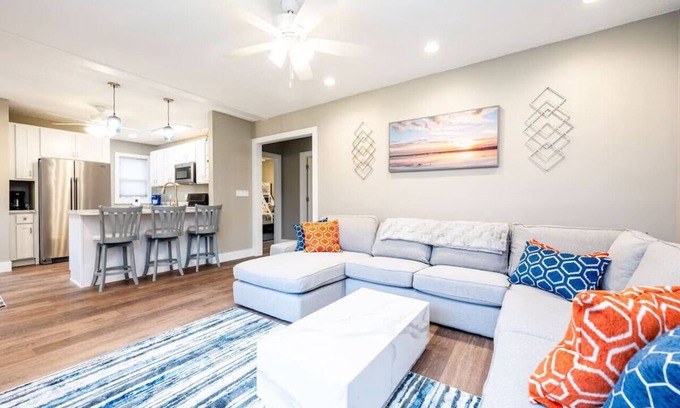 Stevensville House | Red Arrow Retreat in the Heart of Southwest Michigan's Beach and Vineyard Bliss.