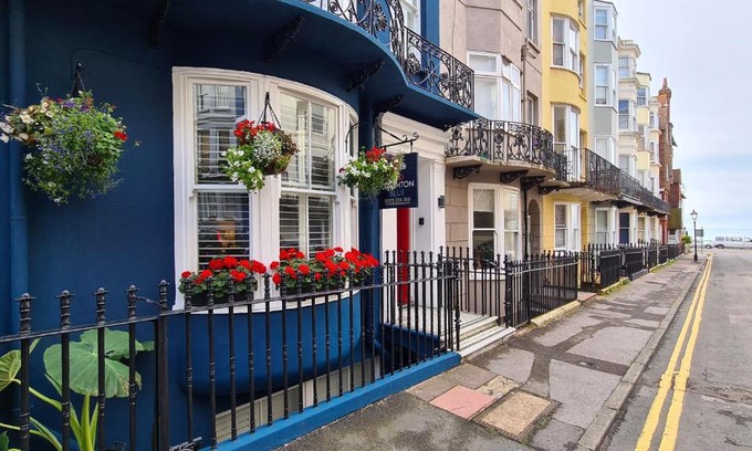 Kemptown Hotel | Red Brighton Blue