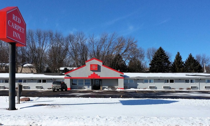 Windom Hotel | Red Carpet Inn