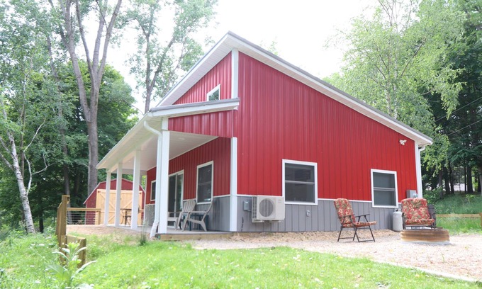 Silver Lake House | Red Cottage - Checkout The Dates for Summer 20023