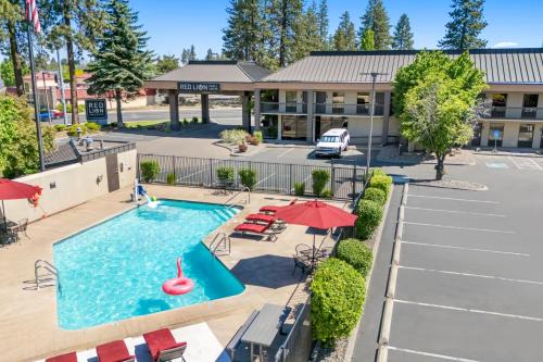 Orchard District Hotel | Red Lion Inn & Suites Deschutes River - Bend