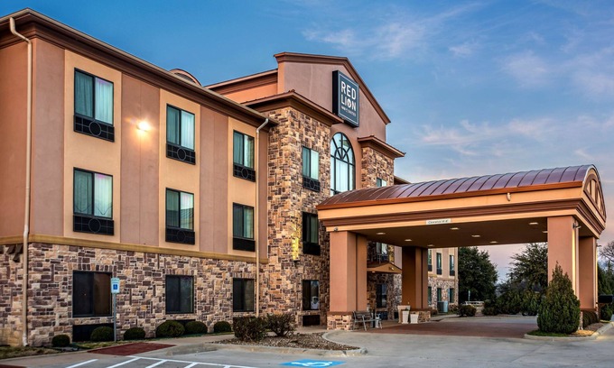 Mineral Wells Hotel | Red Lion Inn & Suites Mineral Wells