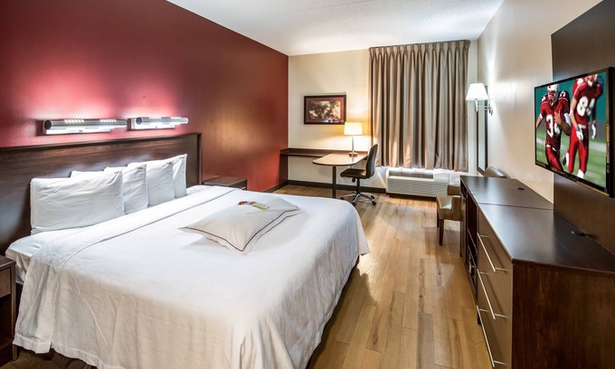 South Deerfield Hotel | Red Roof Inn PLUS+ South Deerfield – Amherst