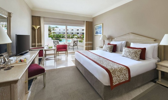Ras Umm Sid Hotel | Red Sea Adults-Only Resort w/Pools, Spa, Tennis & Vibrant Local Vibes l 2 Rooms