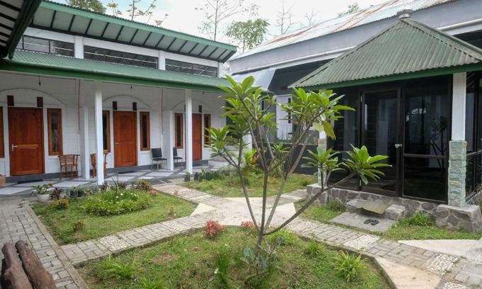 Wonosobo Hotel | RedDoorz Syariah @ Jalan Dieng Wonosobo 2
